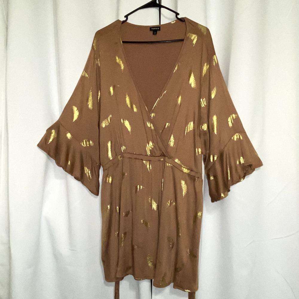 Torrid Blouse Boho Brown Gold Glitter Feather Embellished Bell Sleeve Size 4X